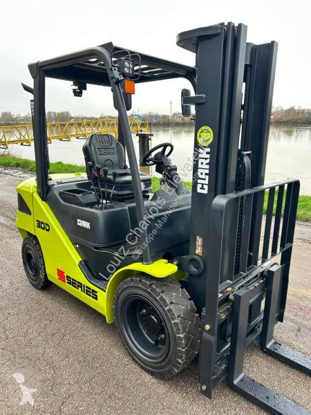 Кар Clark  S30D