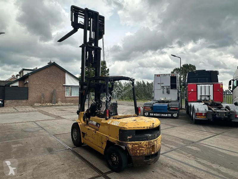 رافعة شوكية Caterpillar DP50 + VORKVERSTELLERS...