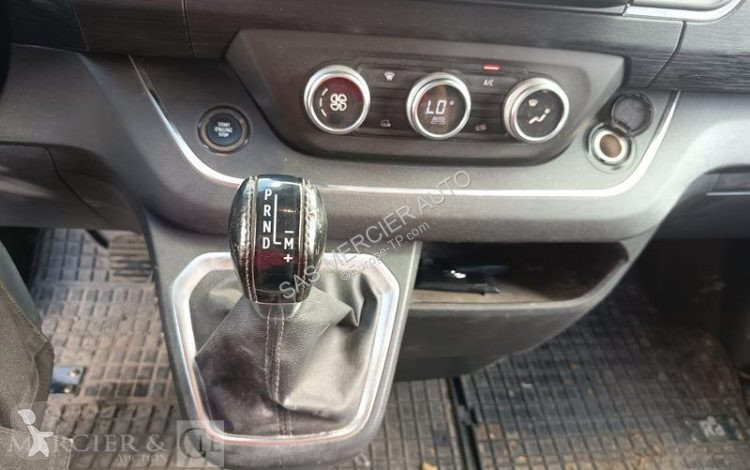 Véhicule utilitaire Renault pr