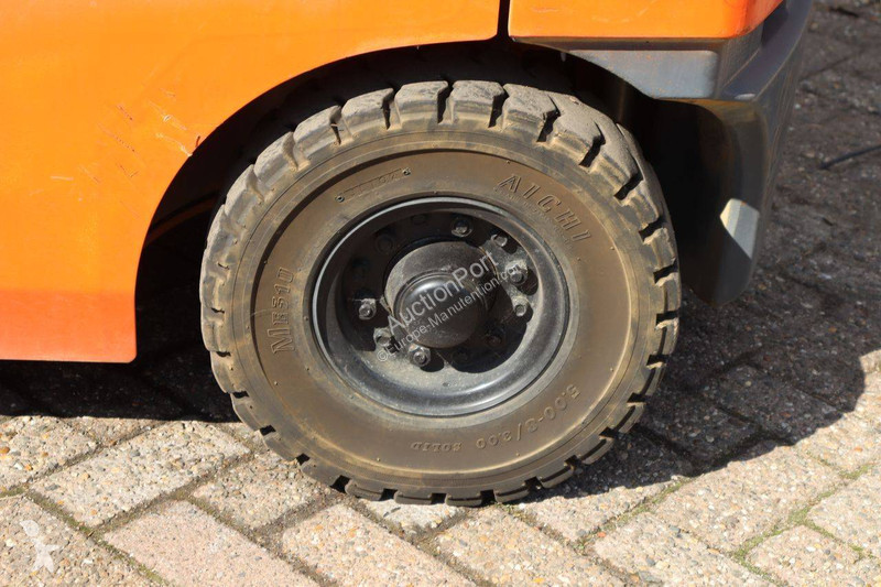 Carretilla elevadora Toyota 02-8FD15