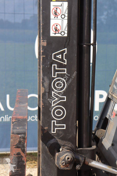 Wózek podnośnikowy Toyota 42-6FGF25