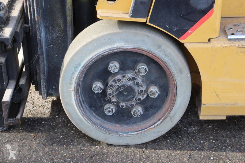 رافعة شوكية Caterpillar EC25NY-AC