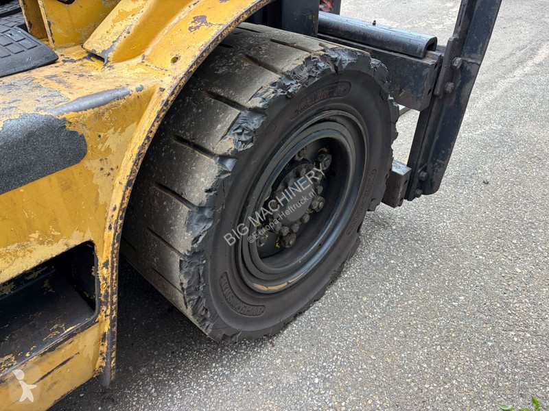 Кар Caterpillar GP40