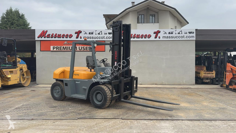 رافعة شوكية TCM FD70Z8 4x2