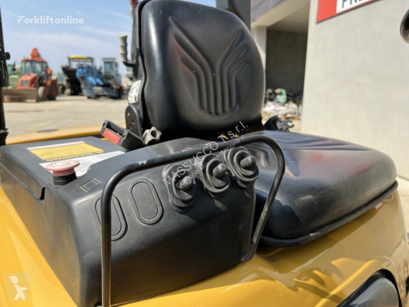 Heftruck Caterpillar DP15