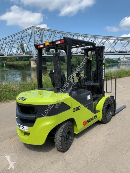 Chariot élévateur Clark  S35D