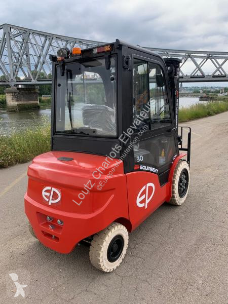 Chariot élévateur   EFL303