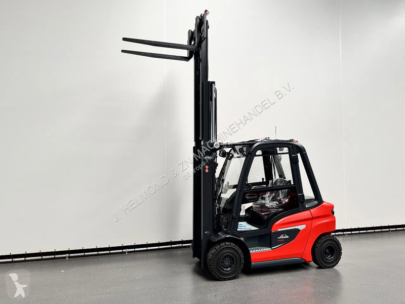 Teleskopický manipulátor Linde 1202 H 25 D-01