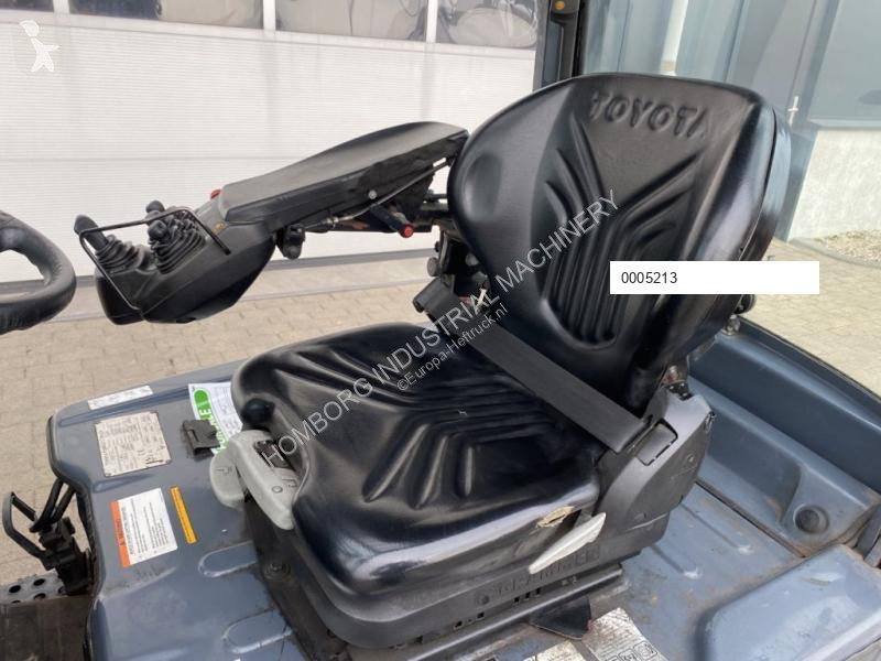 Teleskopický manipulátor Toyota Traigo 16...