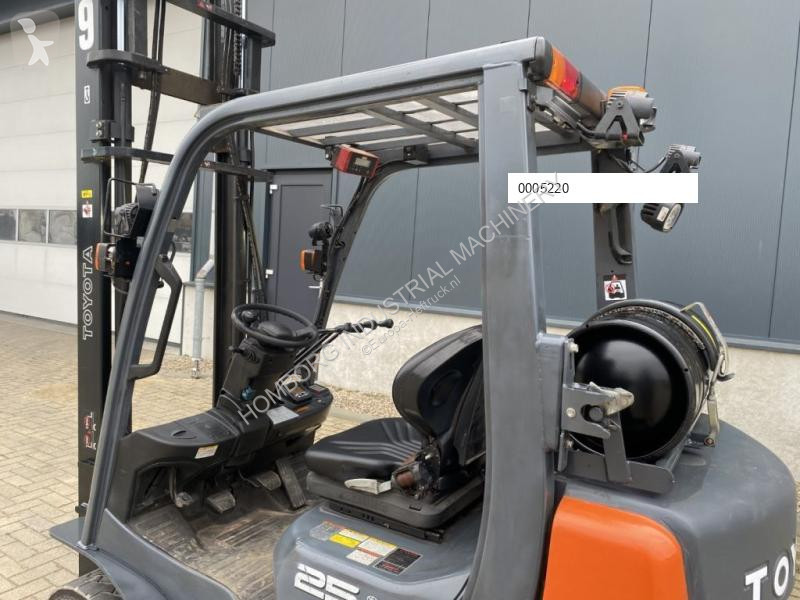Carrello elevatore Toyota 8FGCU25 2.5 ton...
