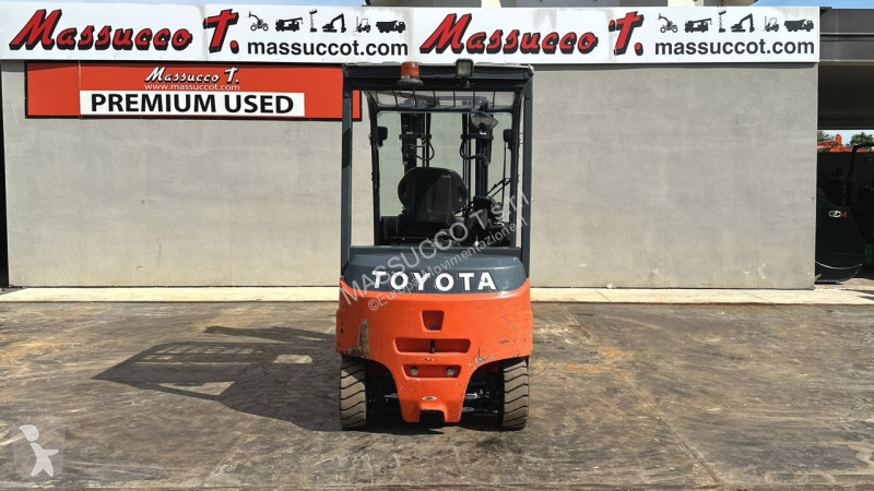 رافعة شوكية Toyota