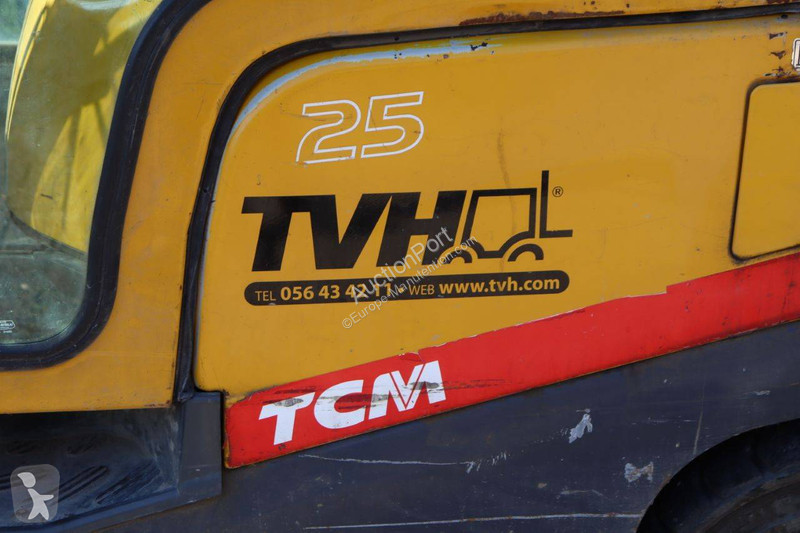 رافعة شوكية TCM FHD25T3