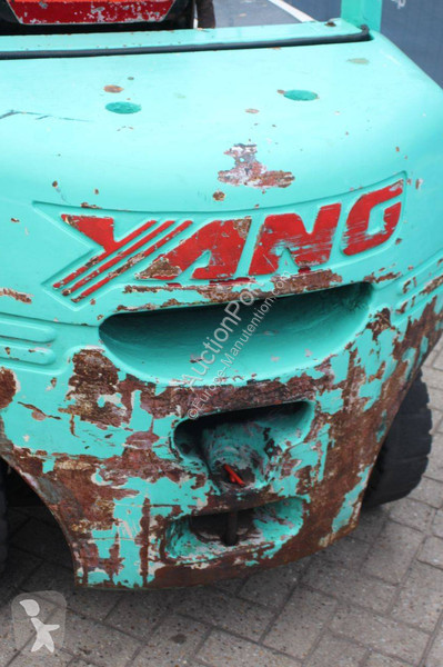 Chariot élévateur Yang FD-