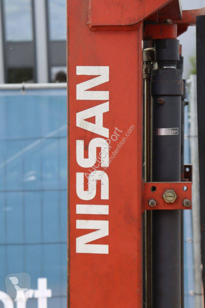 Teleskopický manipulátor Nissan KCUGH02F350