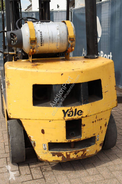 Навантажувач вилковий Yale GLP25-E2185