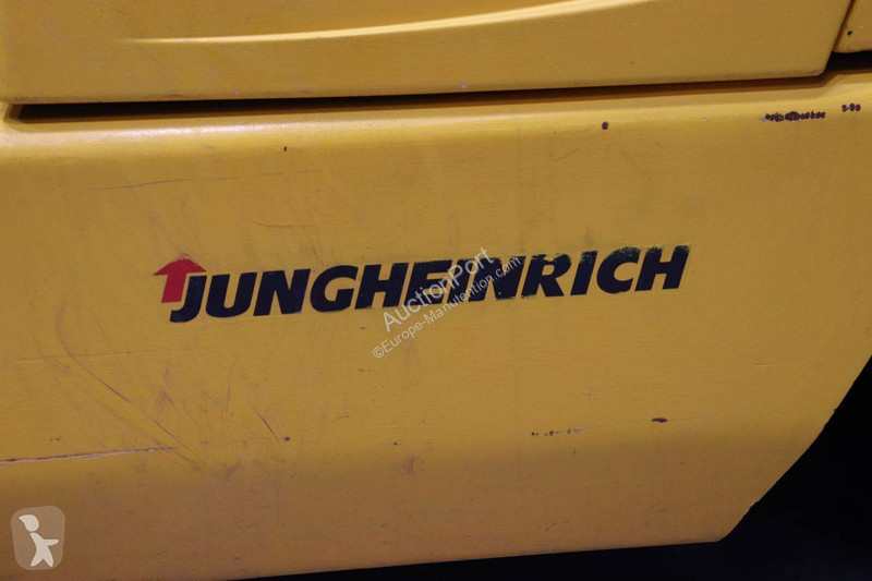 Chariot élévateur Jungheinrich DFG30BK400ZT