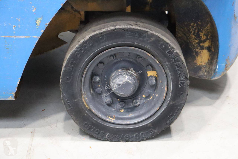 Teleskopický manipulátor Caterpillar DP25K