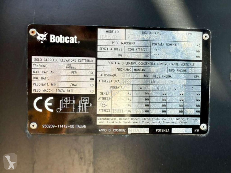 رافعة شوكية Bobcat D25NXP