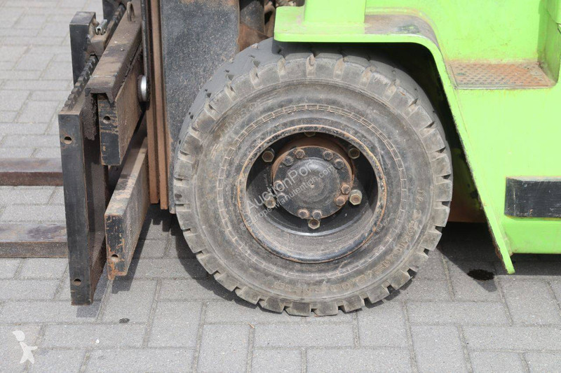 Chariot élévateur Clark EM25S