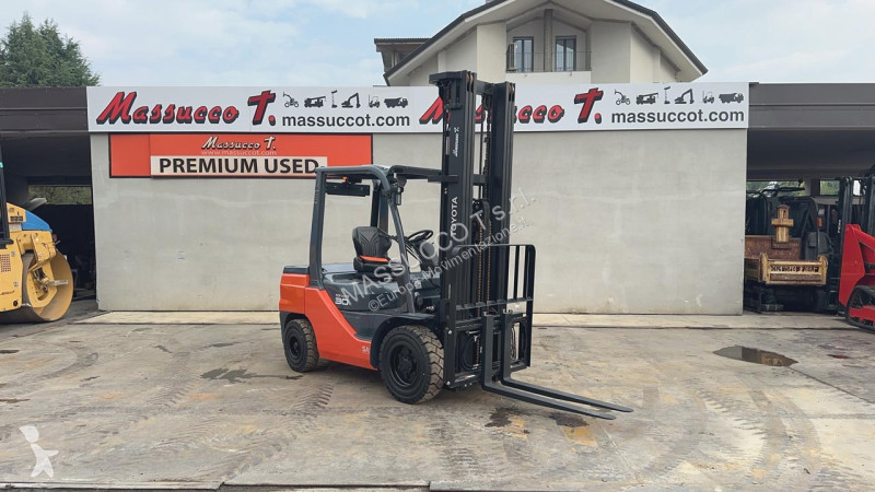 رافعة شوكية Toyota 52-8FDF30
