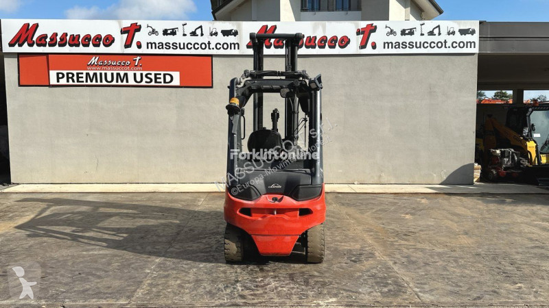 Teleskopický manipulátor Linde E30 L