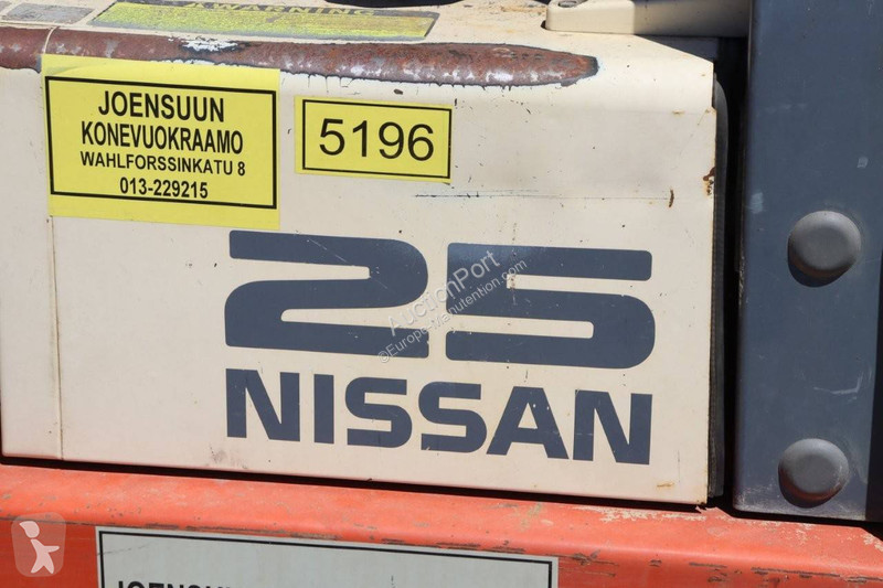 Teleskopický manipulátor Nissan 25
