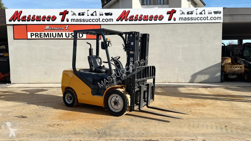 رافعة شوكية XCMG FD35T