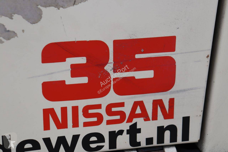 Teleskopický manipulátor Nissan KCUGH02F350