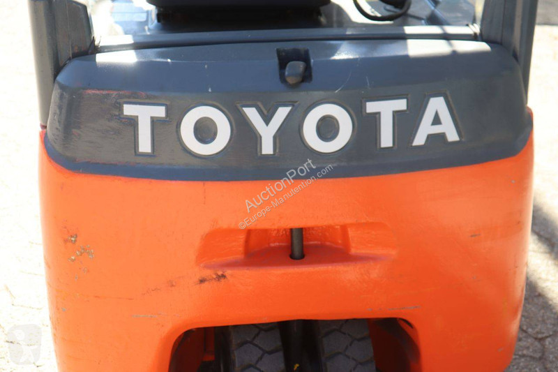 Carretilla elevadora Toyota 8FBE16T