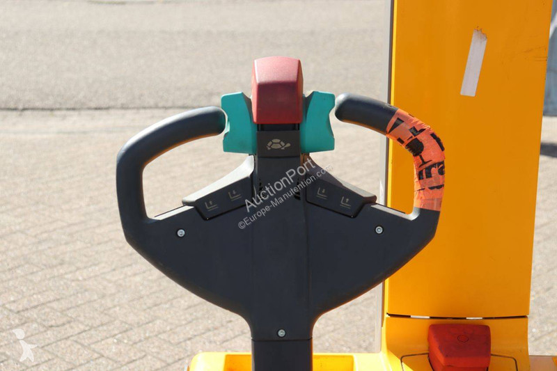 Carretilla elevadora Jungheinrich EMC 110