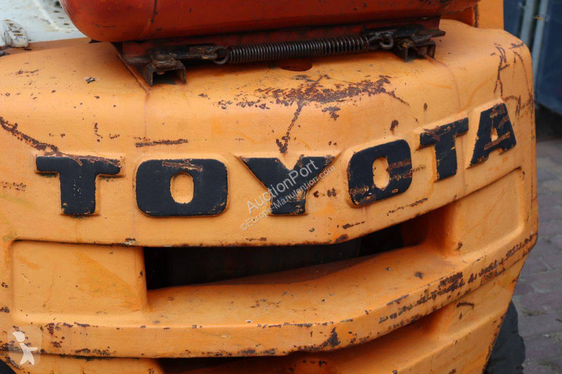Навантажувач вилковий Toyota