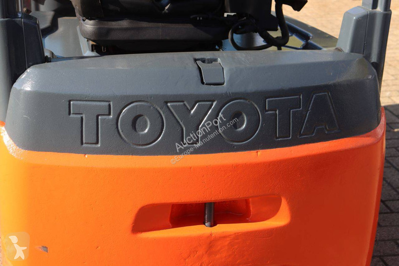 Stivuitor Toyota 8FBEK16T