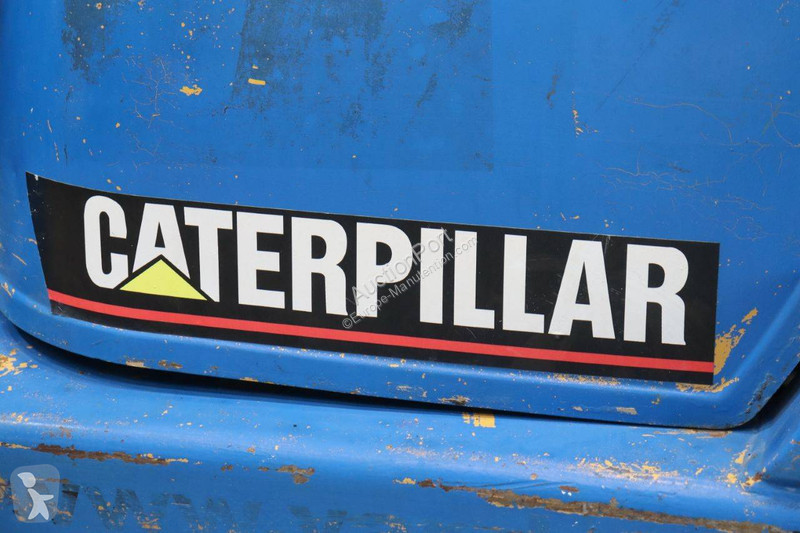 Teleskopický manipulátor Caterpillar DP25K
