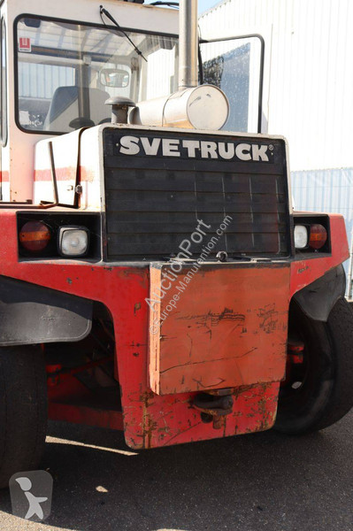 Chariot élévateur Svetruck 860 28