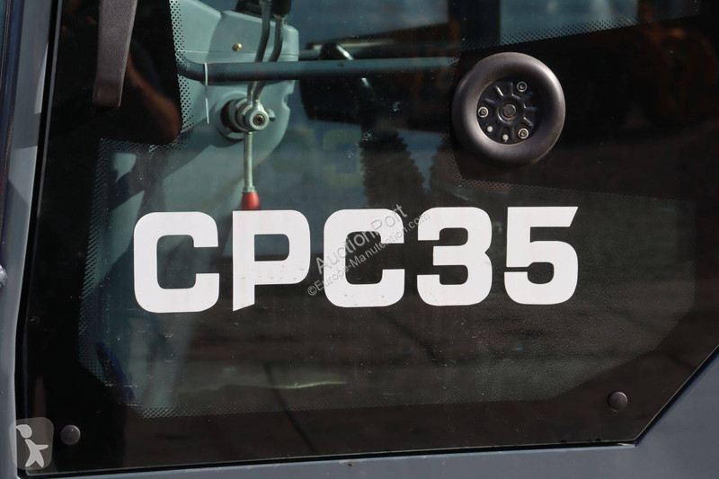 Chariot élévateur  CPC35