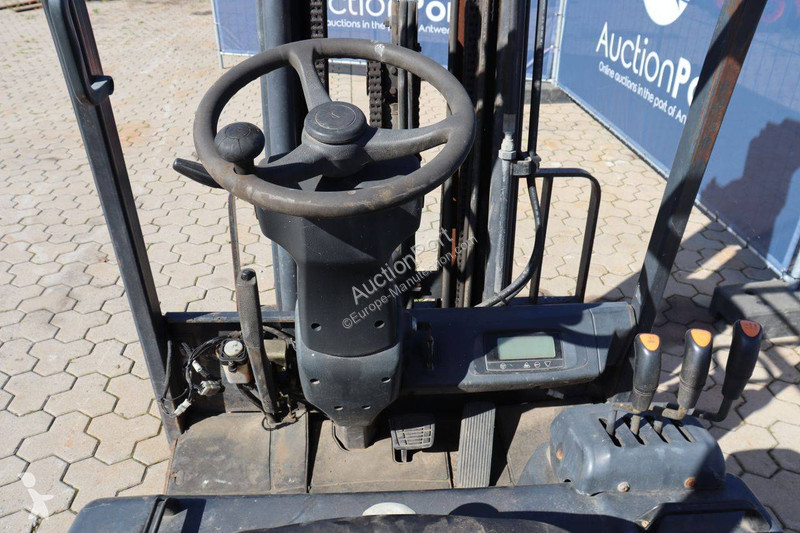 Empilhador elevador Doosan B15T-5