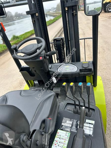 Chariot élévateur Clark  GTS33D