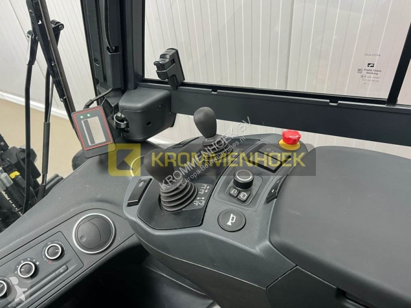 Teleskopický manipulátor Linde X 30