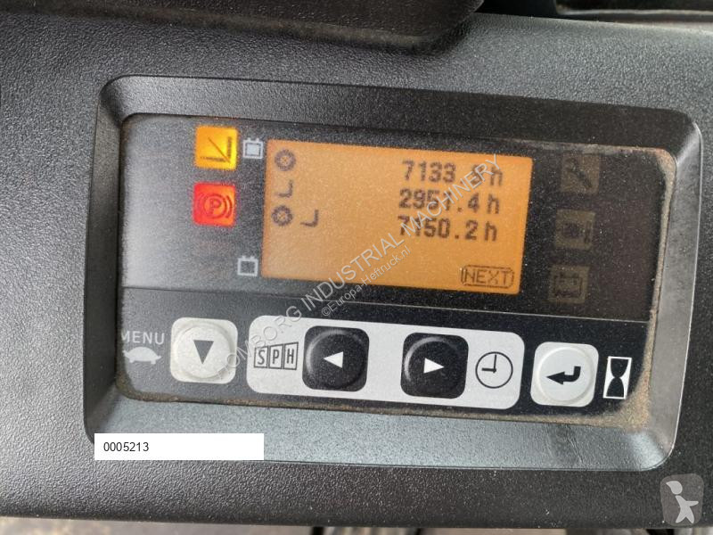 Teleskopický manipulátor Toyota Traigo 16...