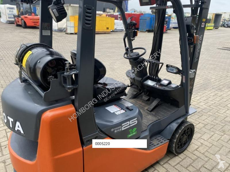 Carrello elevatore Toyota 8FGCU25 2.5 ton...