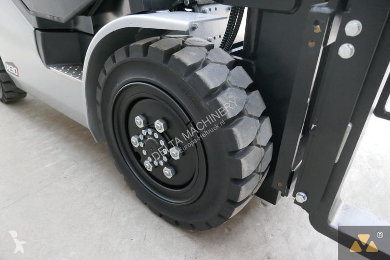 رافعة شوكية  FD30T-NJB1