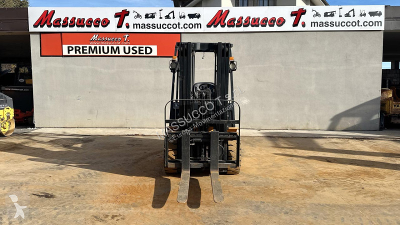 رافعة شوكية XCMG FD35T