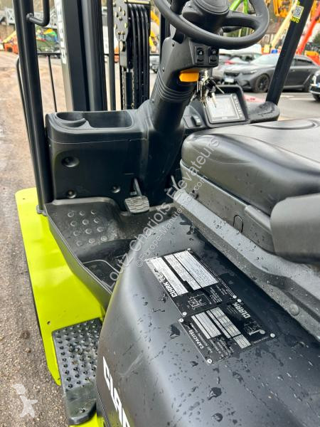 Кар Clark  S30D