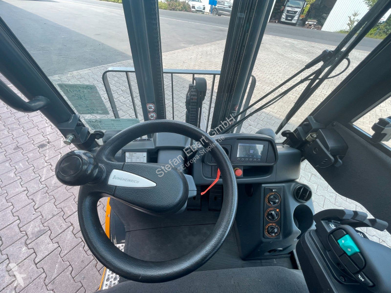 Кар Jungheinrich 316s / Triplex: 4.4m / 2.008h...