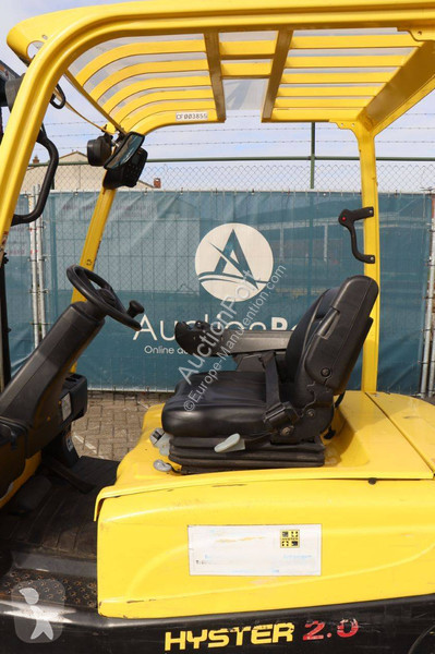 رافعة شوكية Hyster