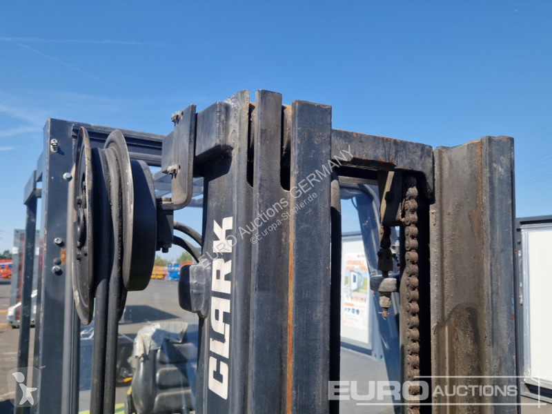رافعة شوكية Clark