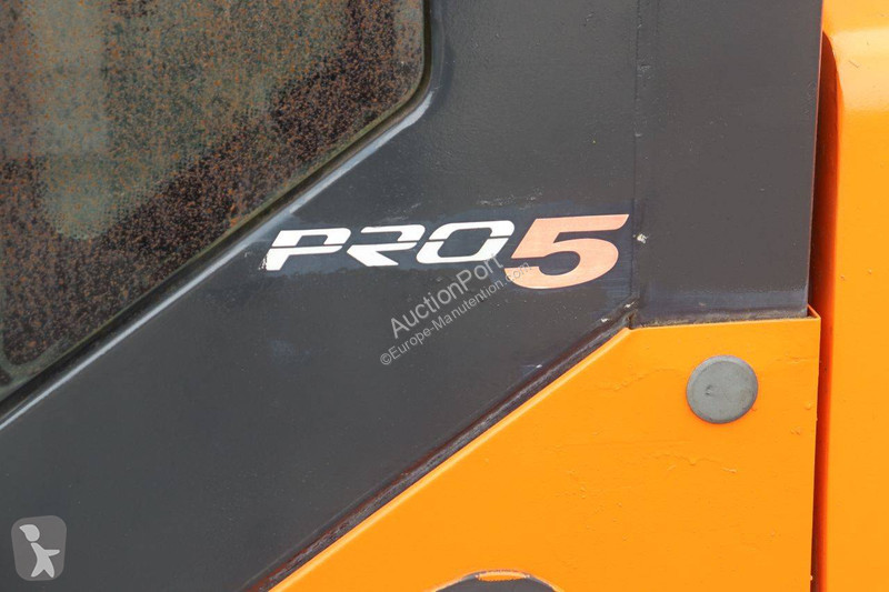 Teleskopický manipulátor Doosan D30S-5