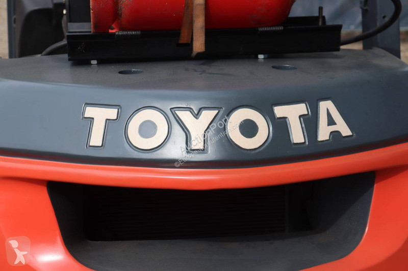 Навантажувач вилковий Toyota 42-7FGF25
