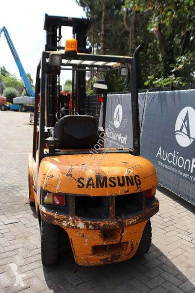Samsung SF30D Forklift
