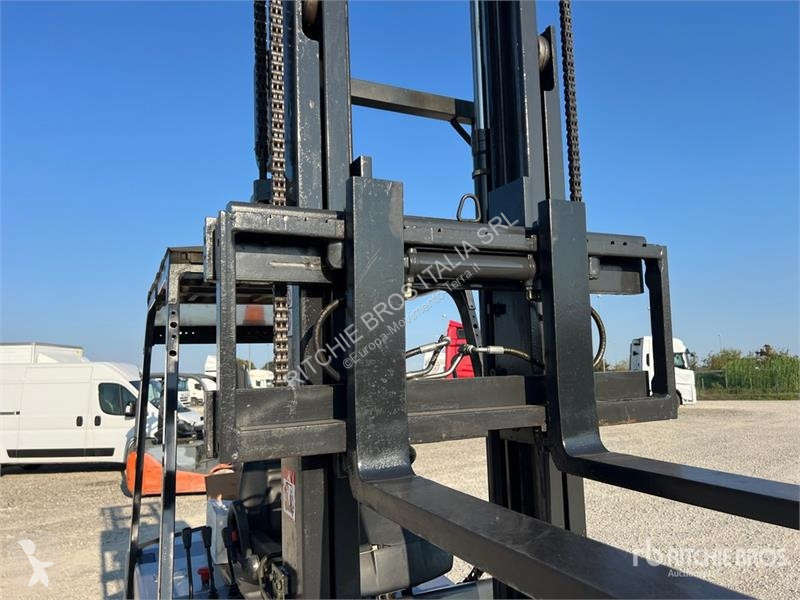 Carretilla elevadora Nissan QX25 2500 kg...